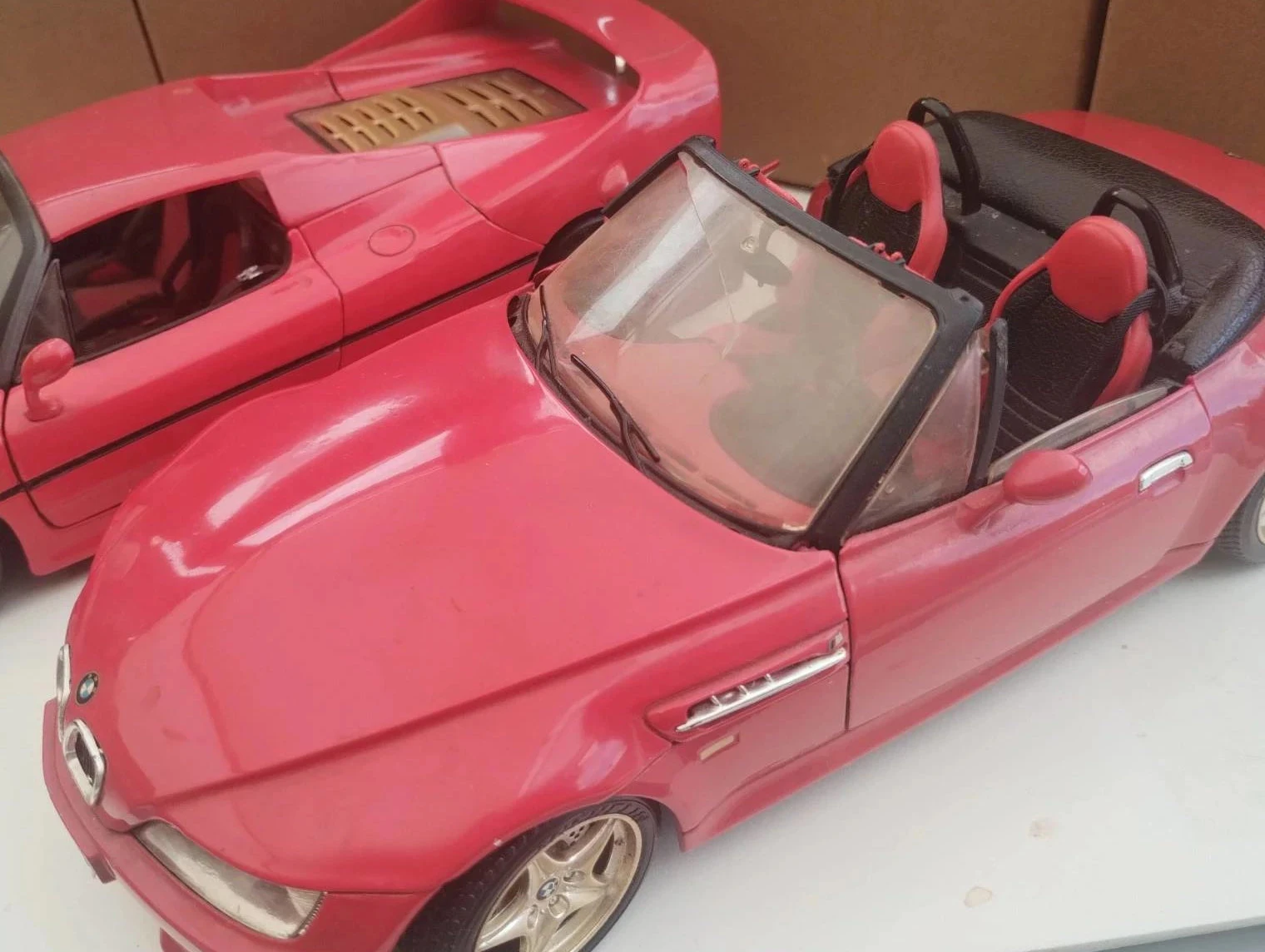 Lote de 2 carros de coleção, Ferrari e BMW, modelo 1/18 – photo 11